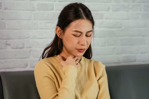10 Cara Melindungi Tenggorokan di Tengah Cuaca Ekstrem