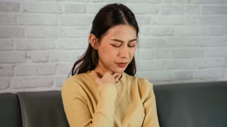 10 Cara Melindungi Tenggorokan di Tengah Cuaca Ekstrem