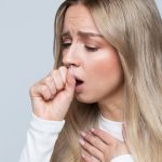 10 Tips Mengurangi Batuk Kering yang Menyakitkan Dada