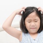 10 Cara Mengatasi Rambut Berketombe pada Anak-anak