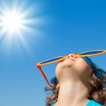 5 Tips Merawat Mata Saat Cuaca Panas Terik